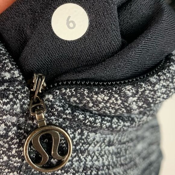 Lululemon women’s black and gray Bhakti Yoga Jacket long sleeves full zip Sz 6 - Picture 10 of 10